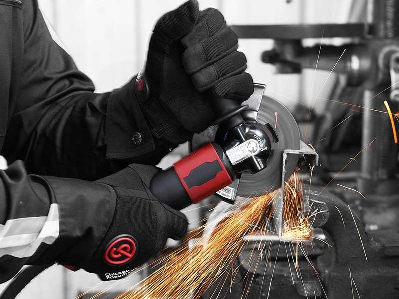Le promo del CDU Brescia di Gruppo Grazioli. I migliori Marchi come TKN, Evergreed, Chicago Pneumatic, Format, Fortis li trovi solo da noi.